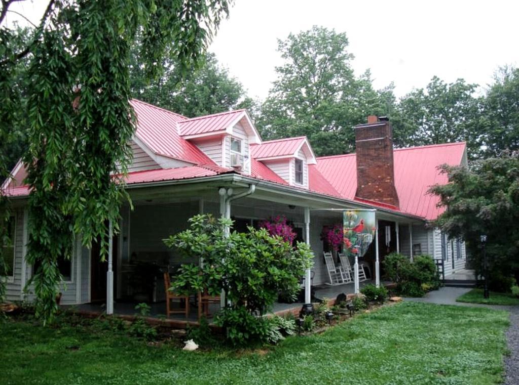 Blue Ridge Manor Bed And Breakfast Fancy Gap Exterior photo