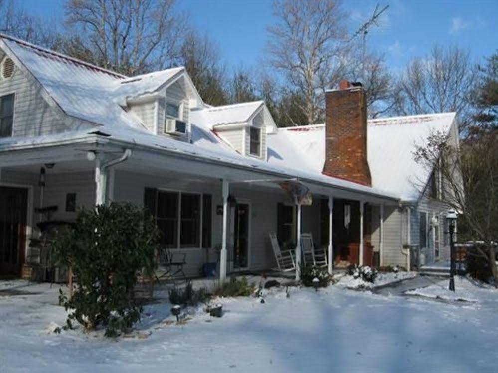 Blue Ridge Manor Bed And Breakfast Fancy Gap Exterior photo